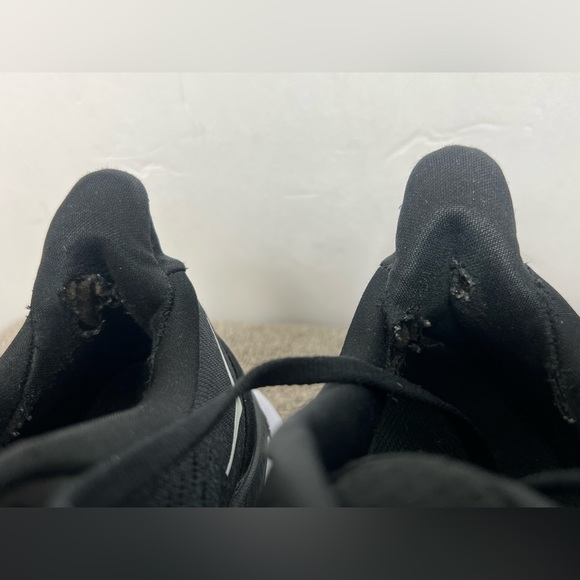 Hoka One One Clifton 8 Shoes Black White Running  Athletic Women’s size 9 B - Picture 11 of 11